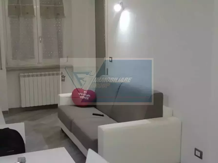 Immagine 3 di Casa trifamiliare in vendita  in Via Socrate a Siracusa