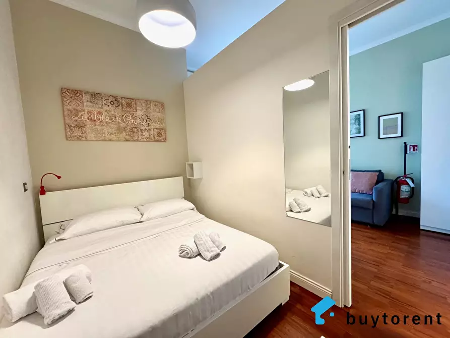 Immagine 13 di Casa trifamiliare in vendita  in Corso di Porta Nuova, 52a a Milano