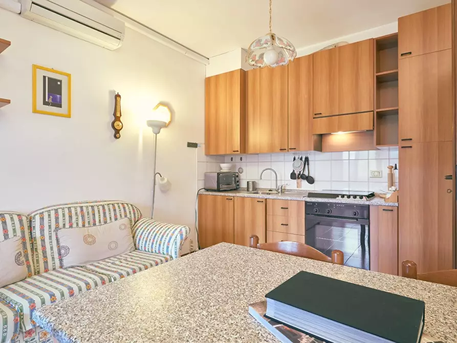 Immagine 12 di Casa trifamiliare in vendita  in Via Asti, 85 a Ceriale