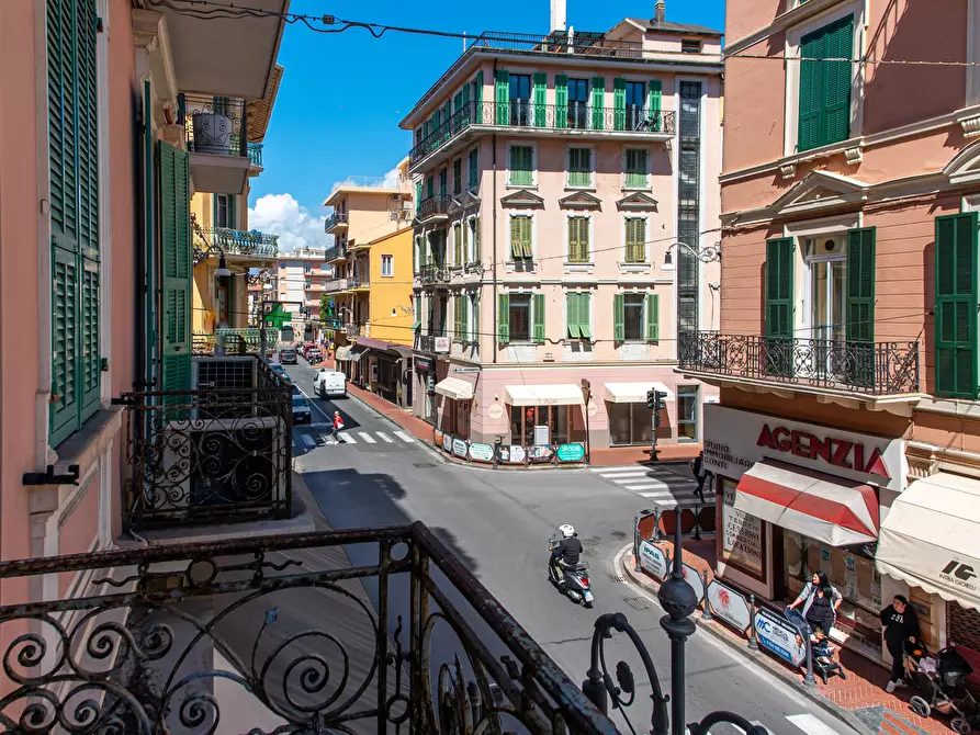Immagine 21 di Casa trifamiliare in vendita  in Via Roma, 5 a Bordighera