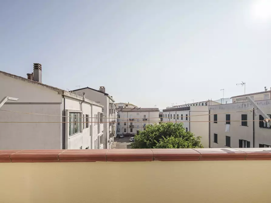 Immagine 1 di Casa trifamiliare in vendita  in Via Umbria, 1 a Macomer