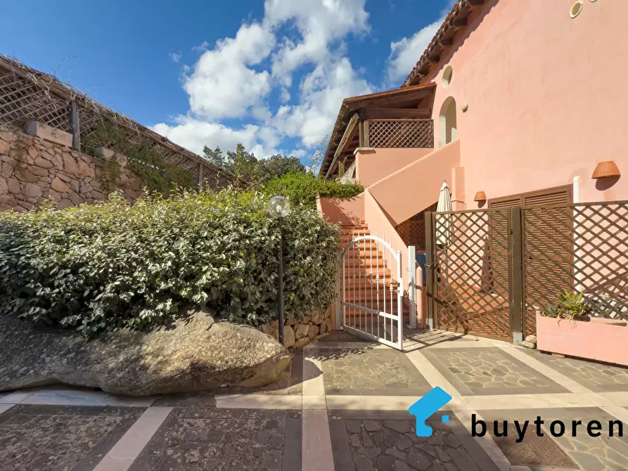 Immagine 29 di Casa trifamiliare in vendita  in Piazza Ginestre a Olbia