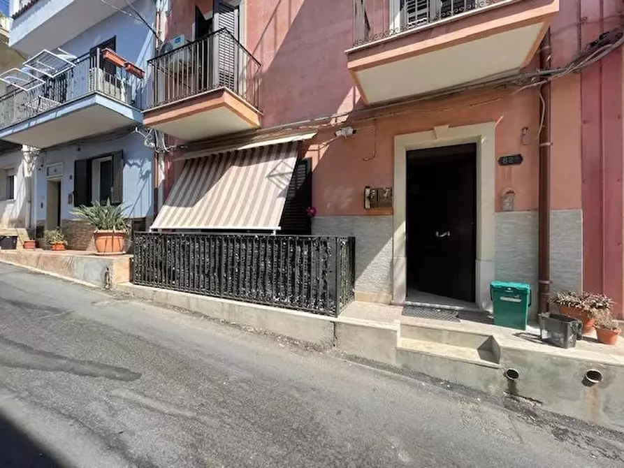 Immagine 1 di Casa trifamiliare in vendita  in Via Benedetto Croce a Siracusa