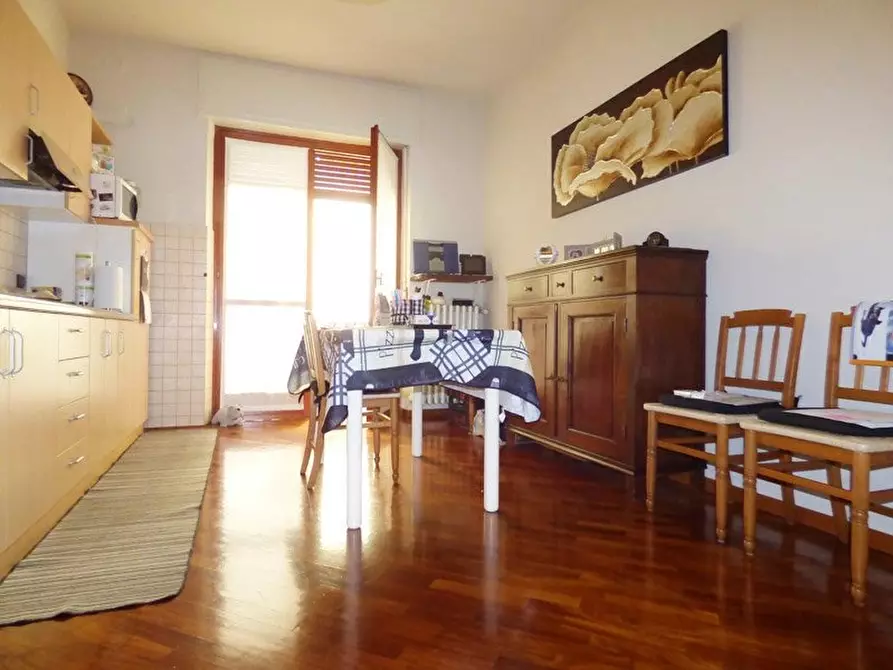 Immagine 2 di Casa trifamiliare in vendita  a Dogliani