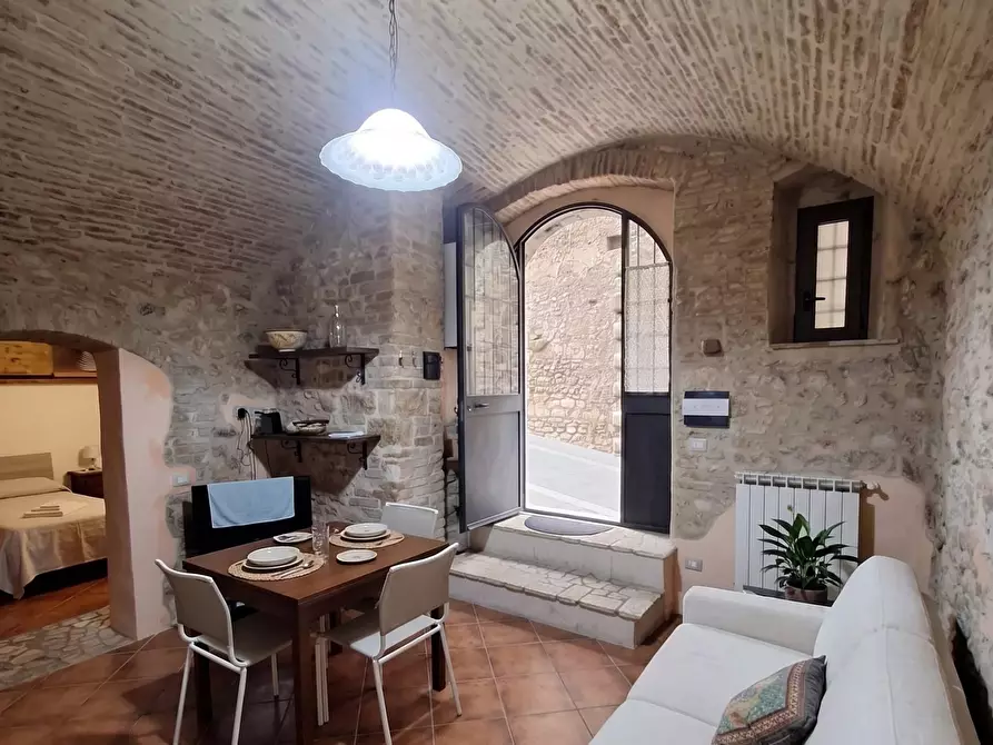Immagine 1 di Casa trifamiliare in vendita  in Via Aspromonte, 3 a Narni