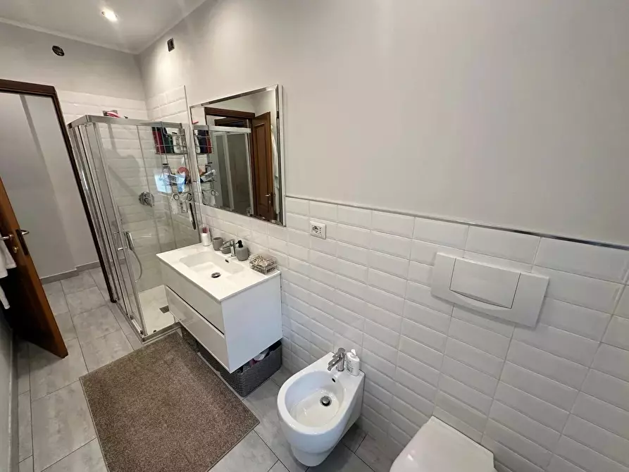 Immagine 11 di Casa trifamiliare in vendita  in Via MIlite Ignoto 1 a Ventimiglia