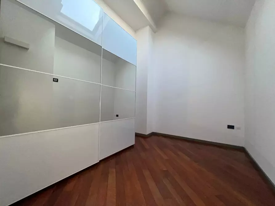 Immagine 22 di Casa trifamiliare in affitto  in Via della Moscova, 10 a Milano