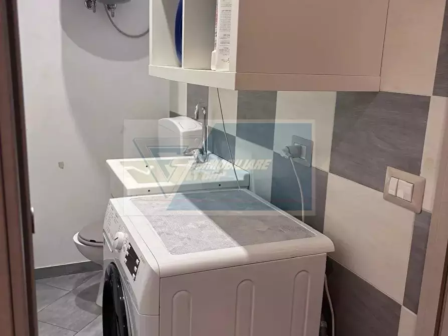 Immagine 9 di Casa trifamiliare in vendita  in Via Daniele Monteleoni a Siracusa