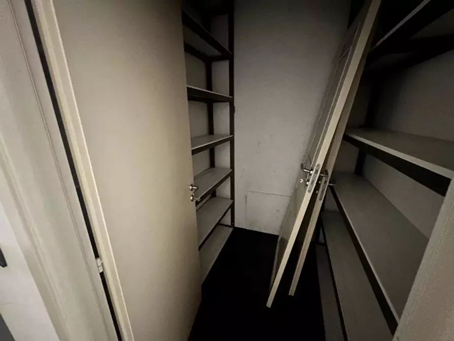 Immagine 11 di Castello in affitto  a Ventimiglia