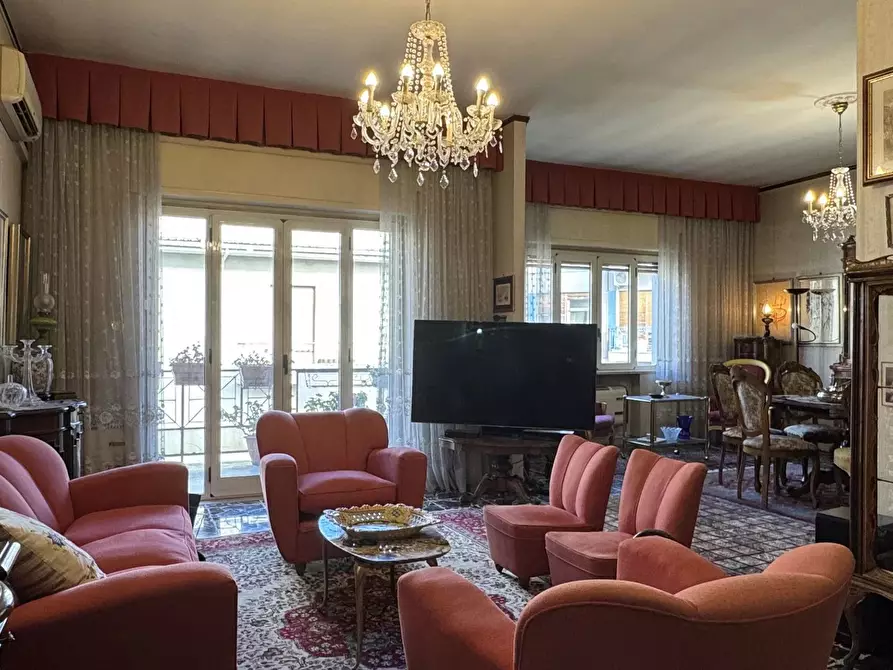 Immagine 1 di Casa trifamiliare in vendita  in Via Luigi Miceli, 33 a Cosenza