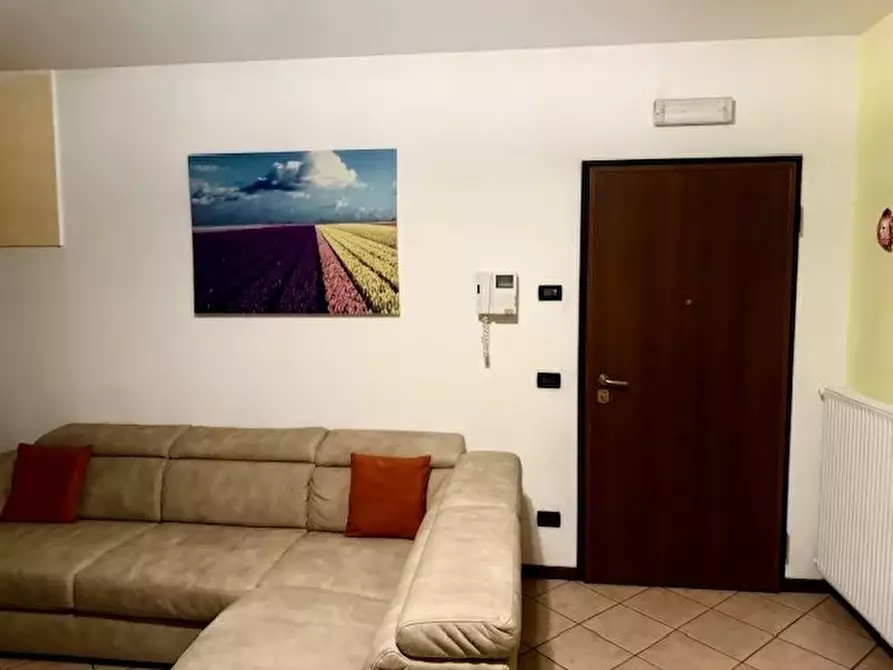 Immagine 10 di Casa trifamiliare in vendita  a Refrontolo