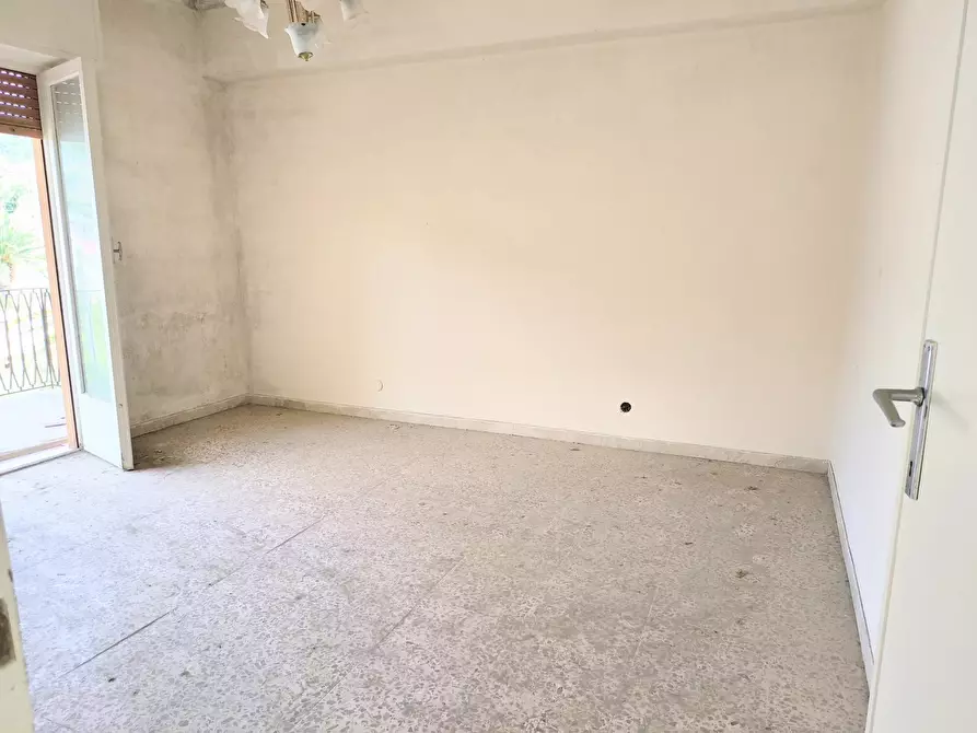 Immagine 11 di Casa trifamiliare in vendita  in Via Nazionale, 33 a Messina