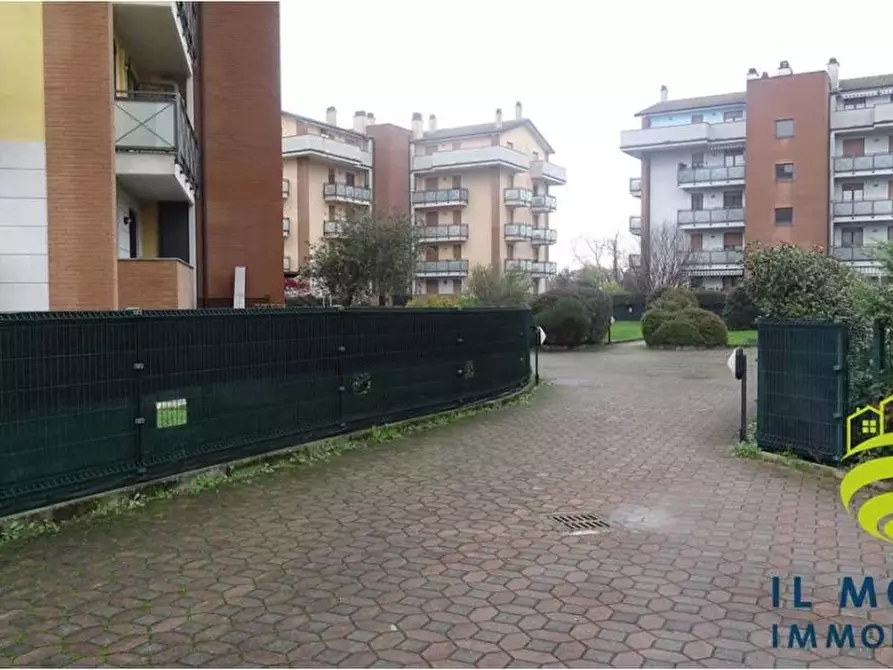 Immagine 1 di Appartamento in vendita  in Via Lago Gerundo, 20. a Tavazzano Con Villavesco