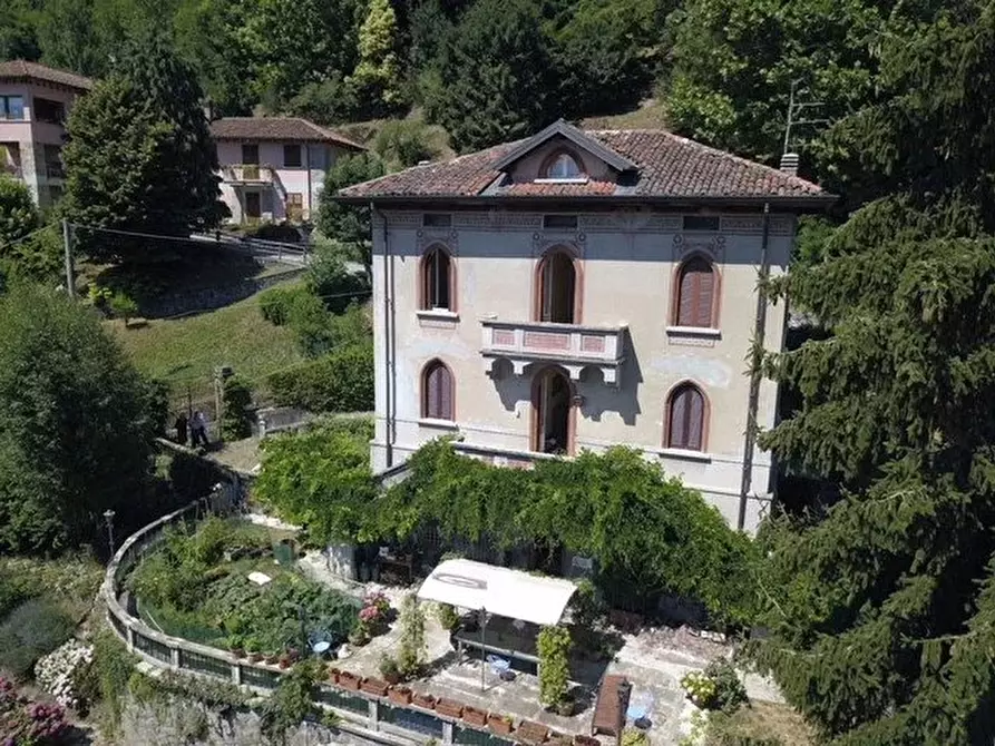 Immagine 1 di Terreno edificabile in vendita  in Via Vittorio Veneto a Airuno