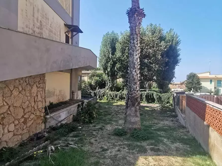 Immagine 1 di Casa trifamiliare in vendita  a Anzio