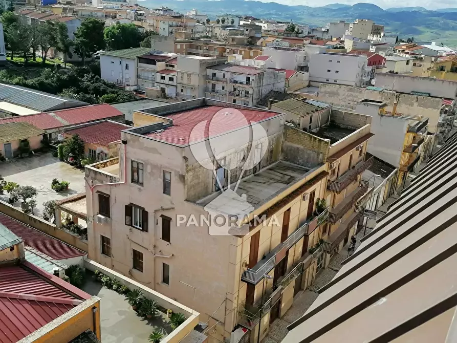 Immagine 1 di Casa trifamiliare in vendita  in Corso dei mille 68 a Alcamo