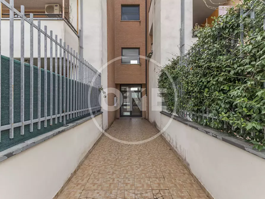 Immagine 1 di Casa trifamiliare in vendita  in Via Val Di Contra 11 a Roma
