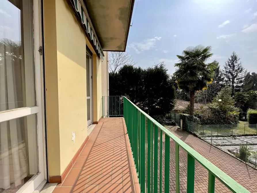 Immagine 1 di Casa trifamiliare in vendita  in Via Professor Monteggia, 4. a Laveno-Mombello