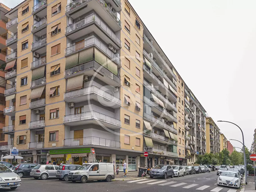 Immagine 1 di Appartamento in vendita  in Via Flavio Stilicone 125 a Roma