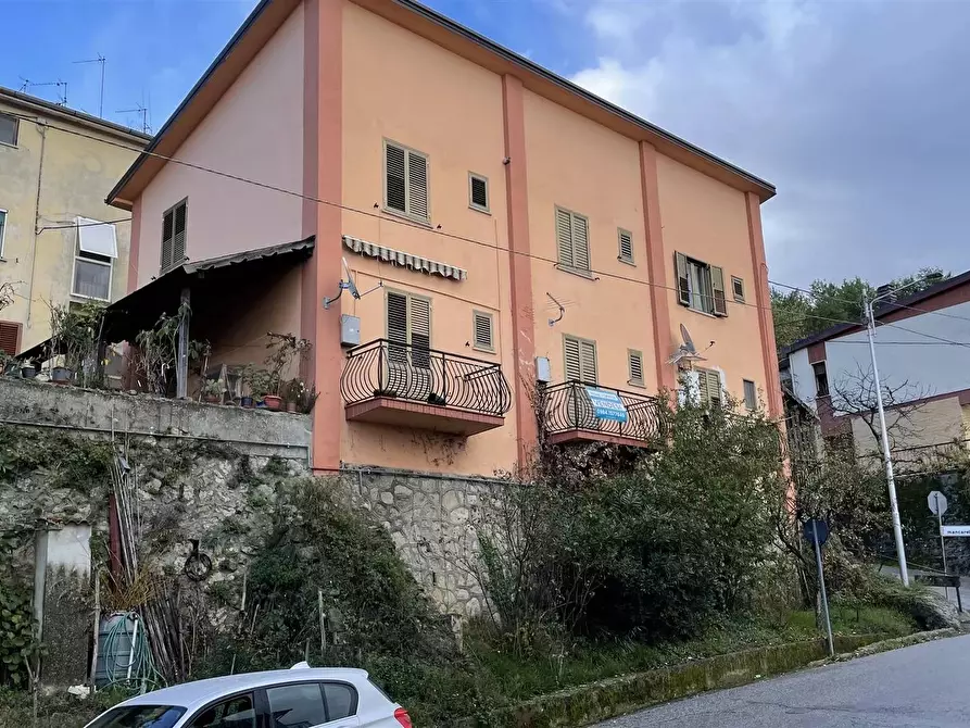 Immagine 1 di Casa trifamiliare in vendita  a Bianchi