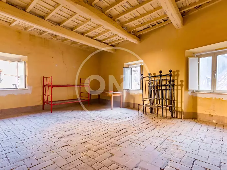 Immagine 1 di Casa trifamiliare in vendita  in Via Del Castello 21 a Castel Madama