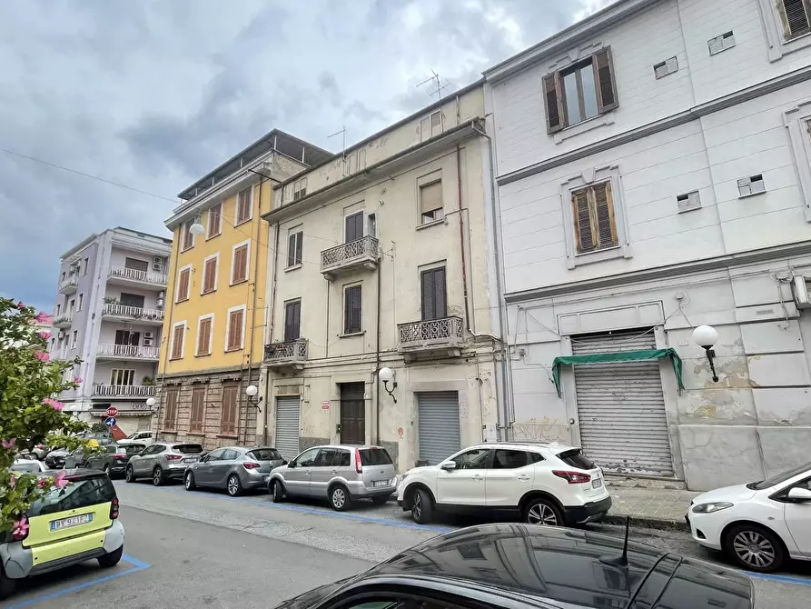 Immagine 1 di Casa trifamiliare in vendita  a Cosenza