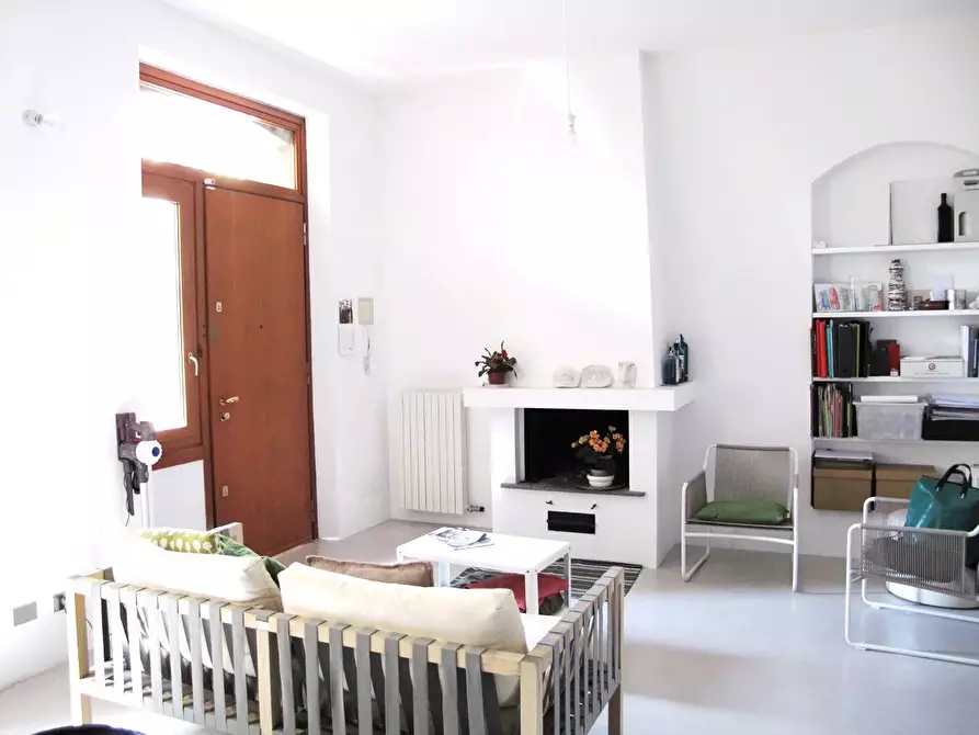 Immagine 1 di Casa trifamiliare in vendita  in VIA BOLTRAFFIO 18 a Milano