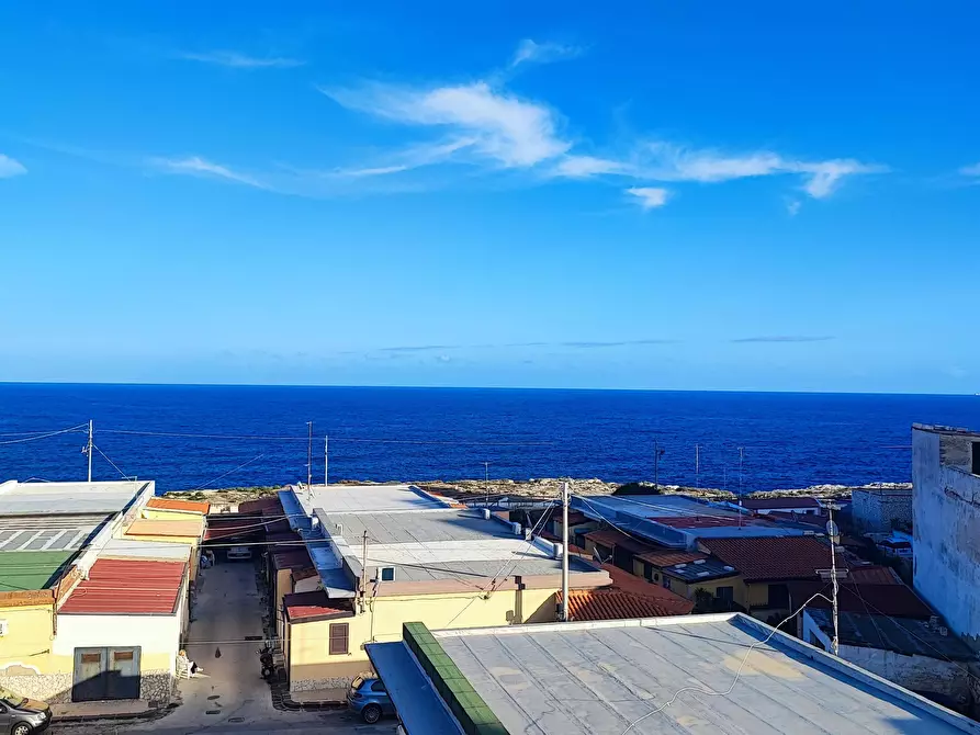 Immagine 1 di Casa trifamiliare in vendita  in VIA CORSICA a Siracusa