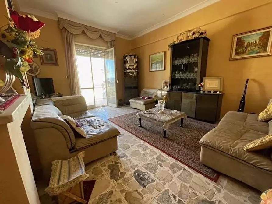 Immagine 1 di Casa trifamiliare in vendita  in Via Monte Bianco a Siracusa