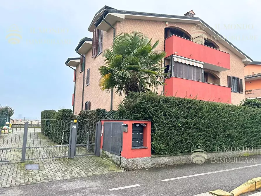 Immagine 1 di Casa trifamiliare in vendita  in Via Libertà, 24. a Albairate