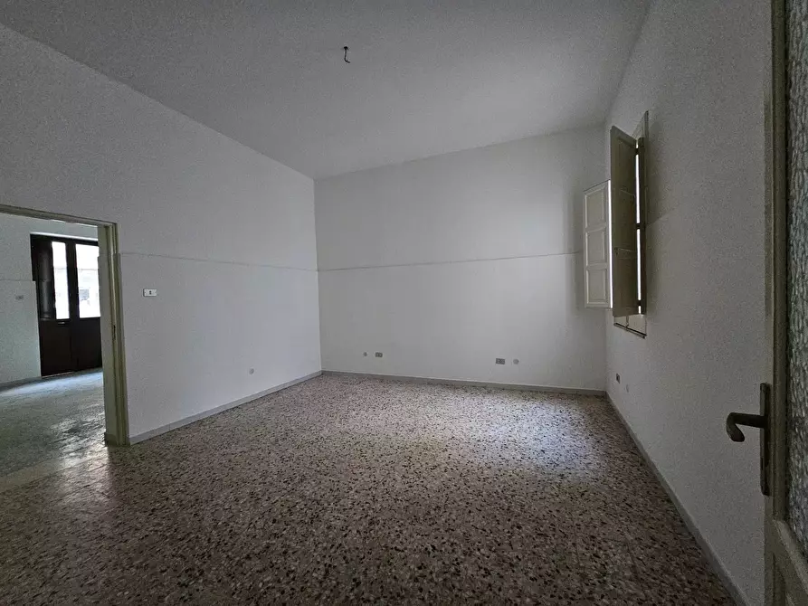 Immagine 1 di Casa trifamiliare in vendita  in Via Castel Lentini a Buccheri