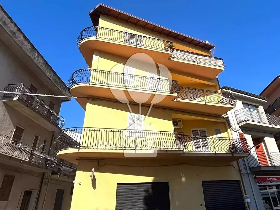 Immagine 1 di Casa trifamiliare in vendita  in Via Principe Umberto a Partinico