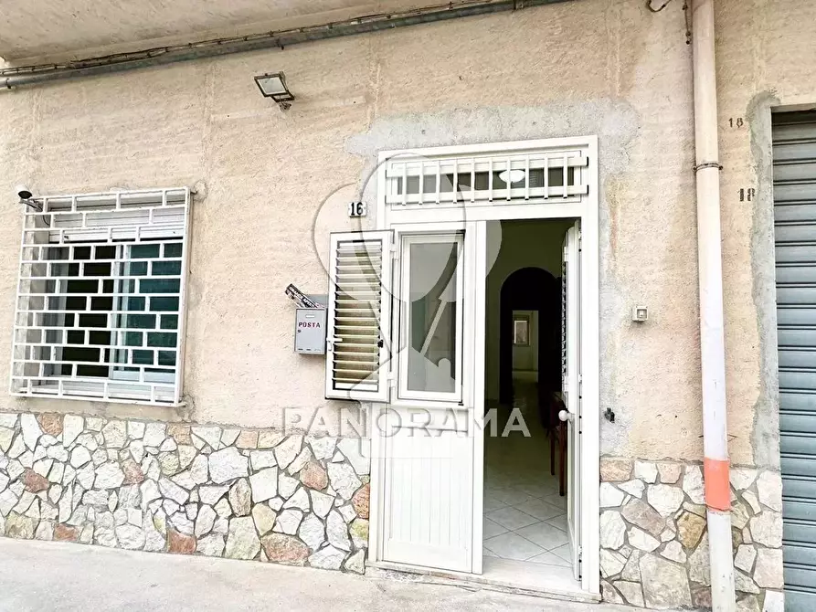 Immagine 1 di Casa trifamiliare in affitto  in via arciprete giuseppe virgilio 18 a Alcamo