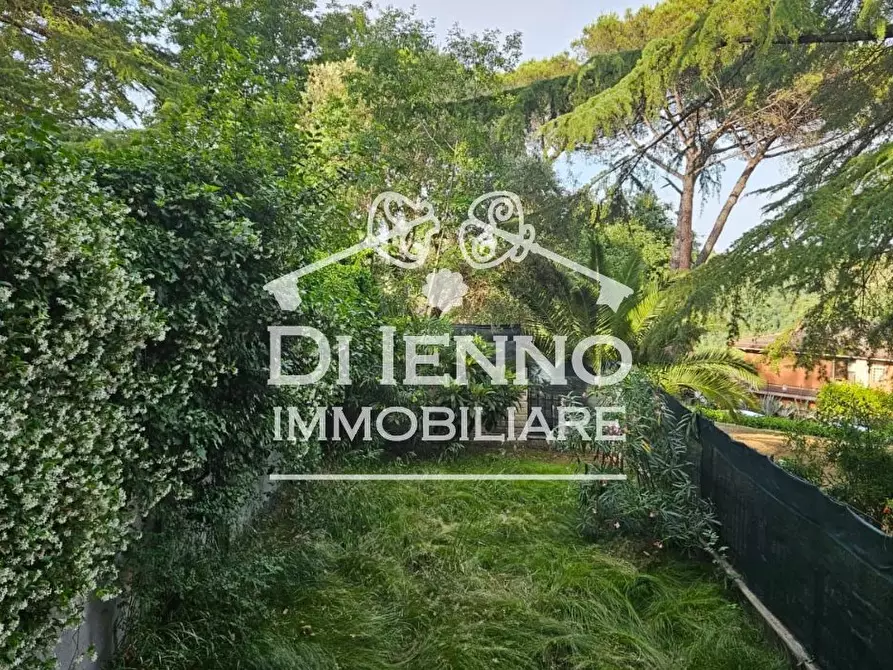 Immagine 1 di Casa trifamiliare in vendita  a Canale Monterano
