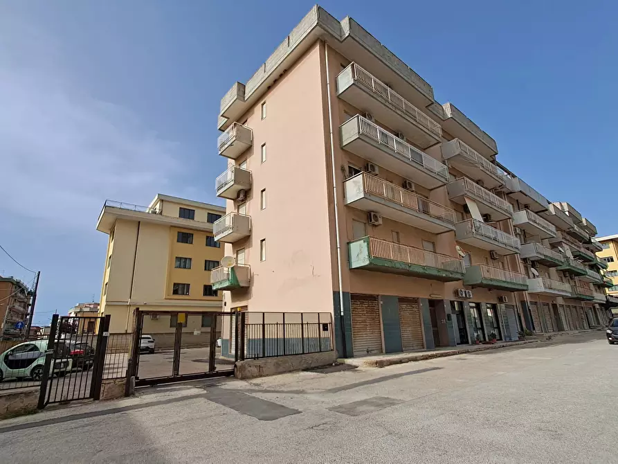 Immagine 1 di Casa trifamiliare in vendita  in via unione sovietica a Siracusa