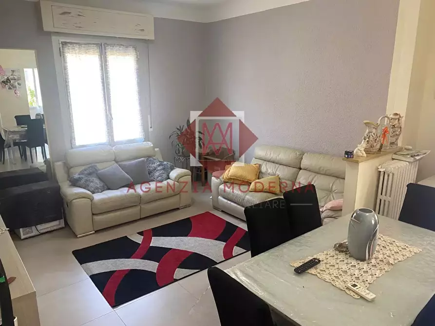 Immagine 1 di Casa trifamiliare in vendita  a Bordighera