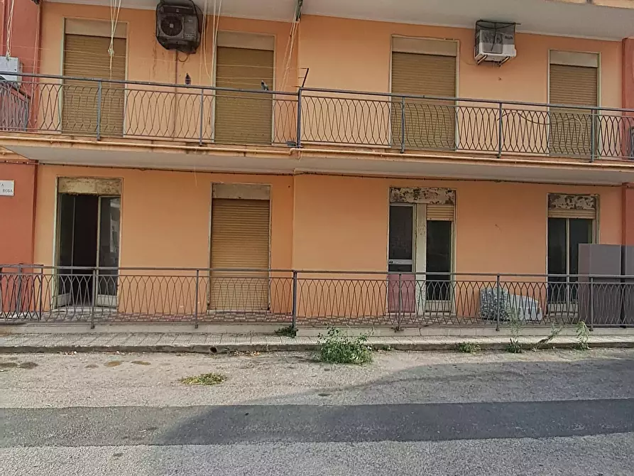 Immagine 1 di Casa trifamiliare in vendita  in VIA MONTE ROSA a Siracusa