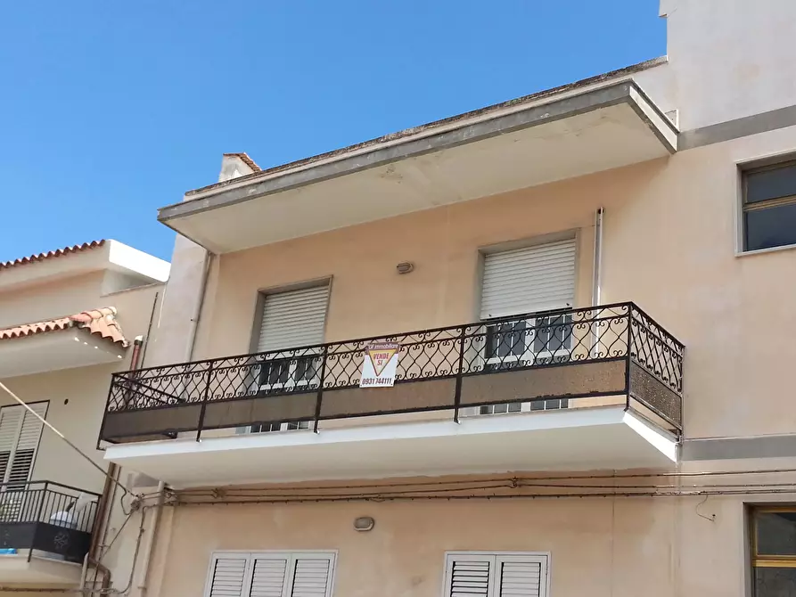 Immagine 1 di Casa trifamiliare in vendita  in Via Alcide De Gasperi a Siracusa