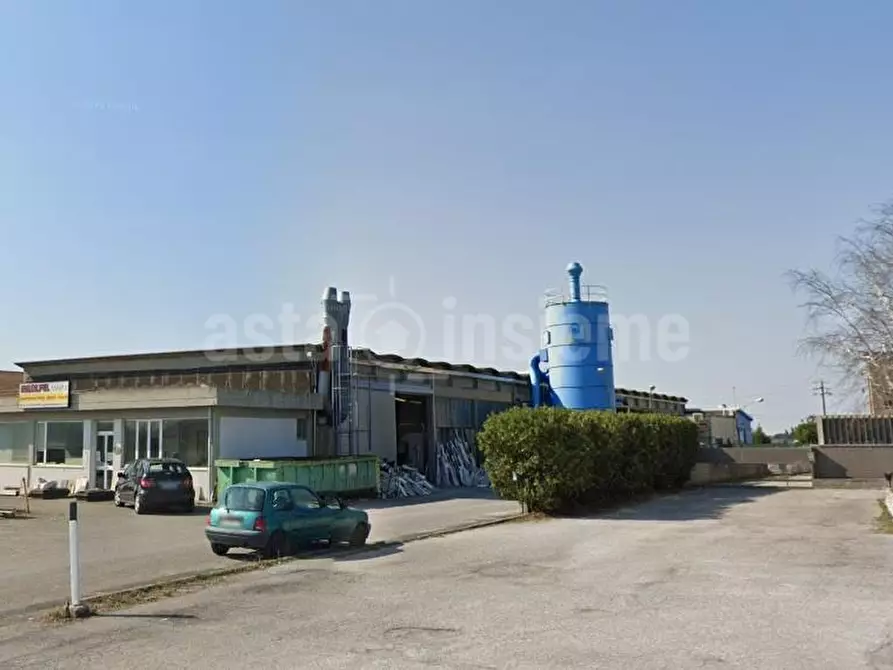 Capannone industriale in vendita a Crespina Lorenzana