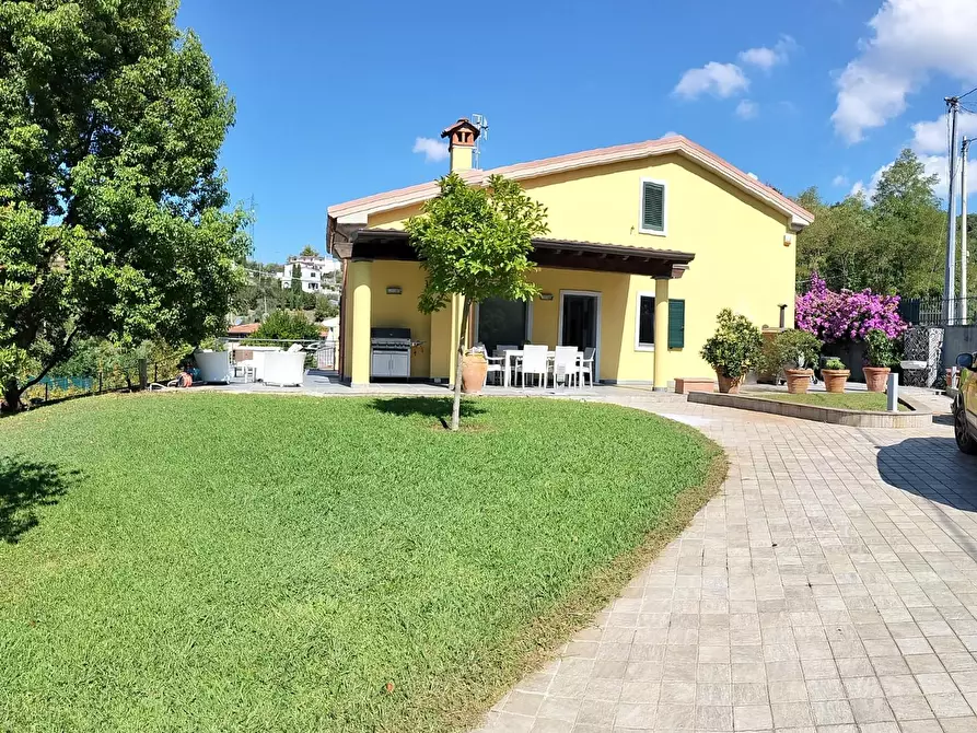 Casa bifamiliare in vendita a Castelnuovo Magra