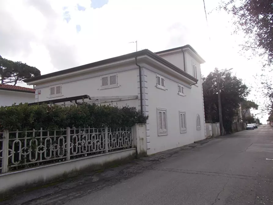 Casa bifamiliare in vendita a Pietrasanta