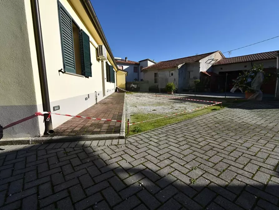 Casa bifamiliare in vendita a San Giuliano Terme