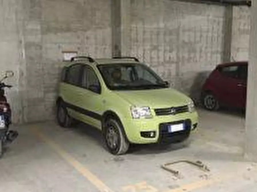 Garage in vendita a Pisa