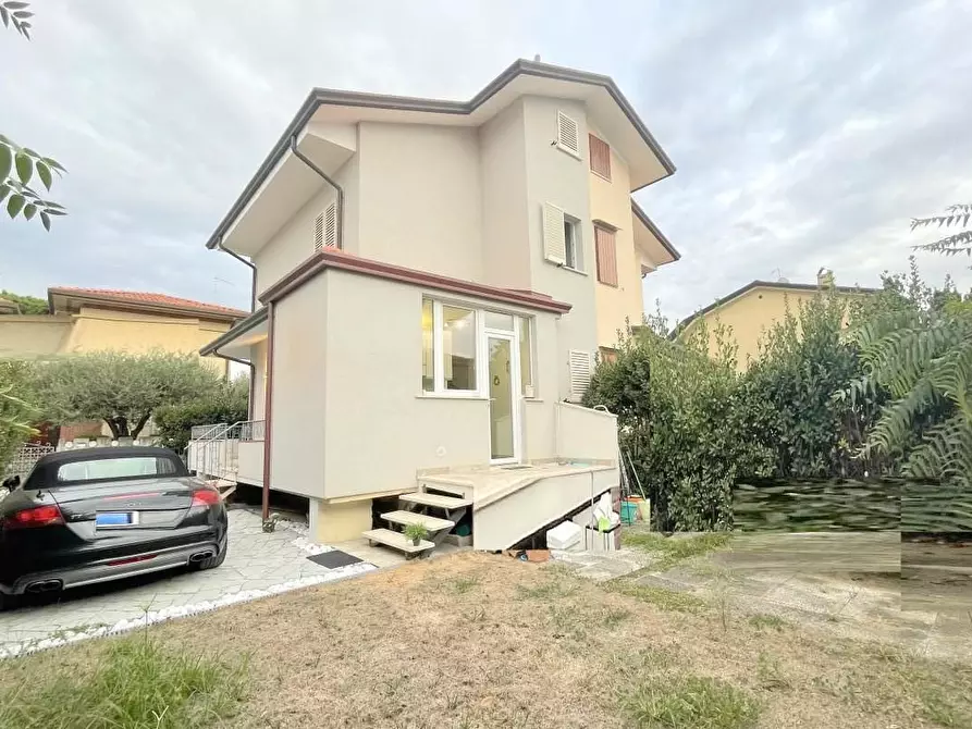 Casa bifamiliare in vendita a Camaiore