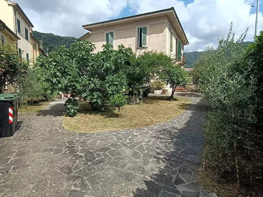 Casa bifamiliare in vendita a Carrara