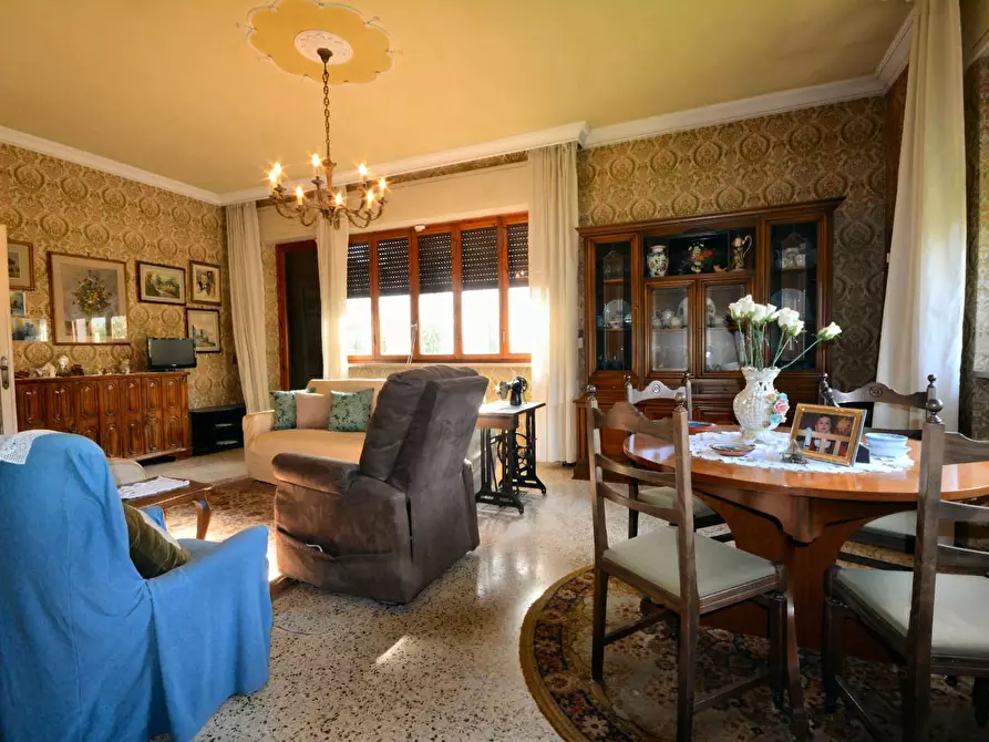Casa bifamiliare in vendita a Lucca