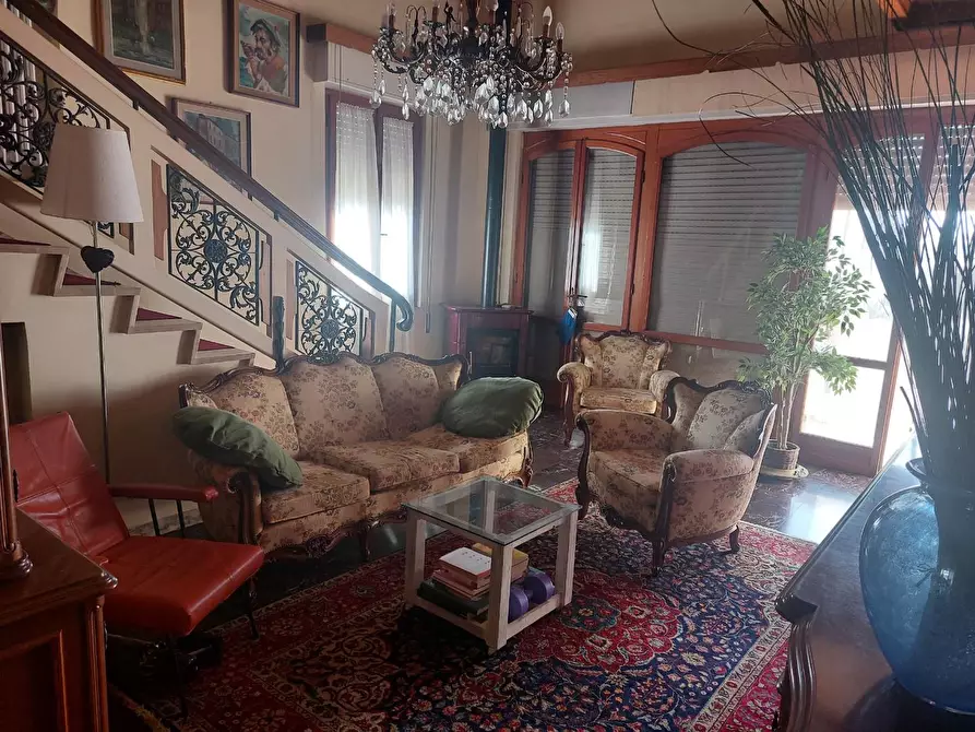 Casa indipendente in vendita a Sarzana