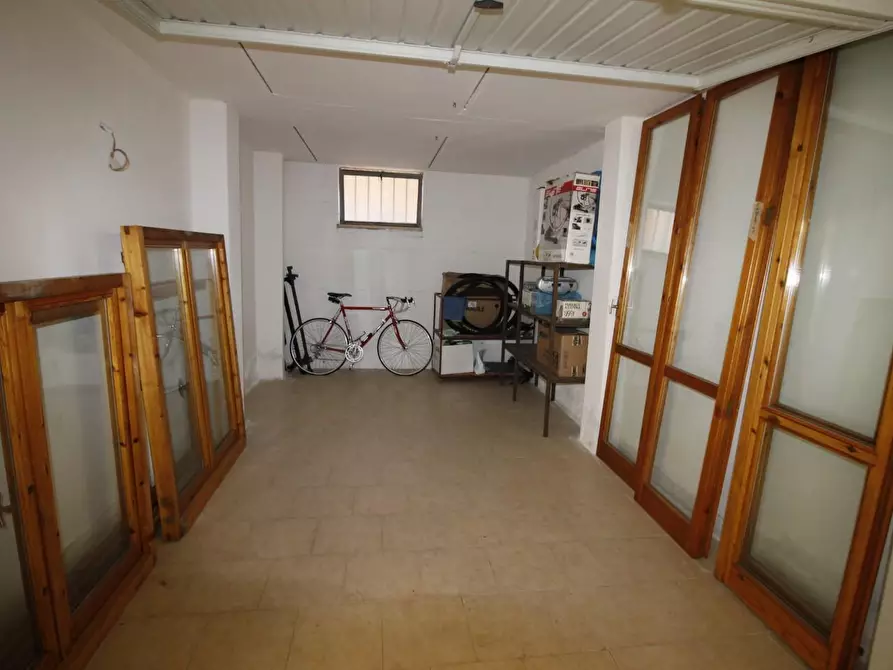 Garage in vendita a Colle Di Val D'elsa