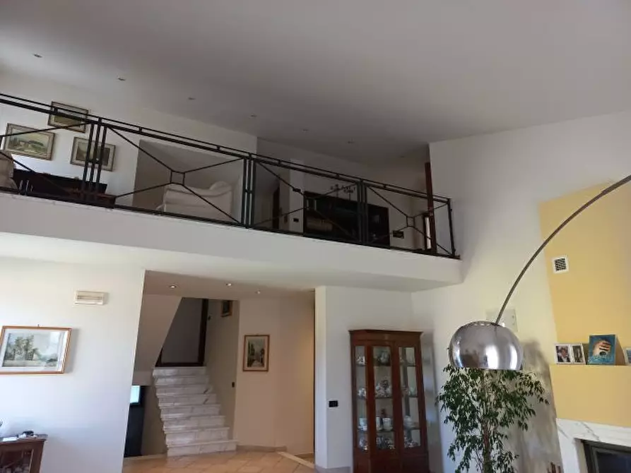 Casa indipendente in vendita a Ortonovo