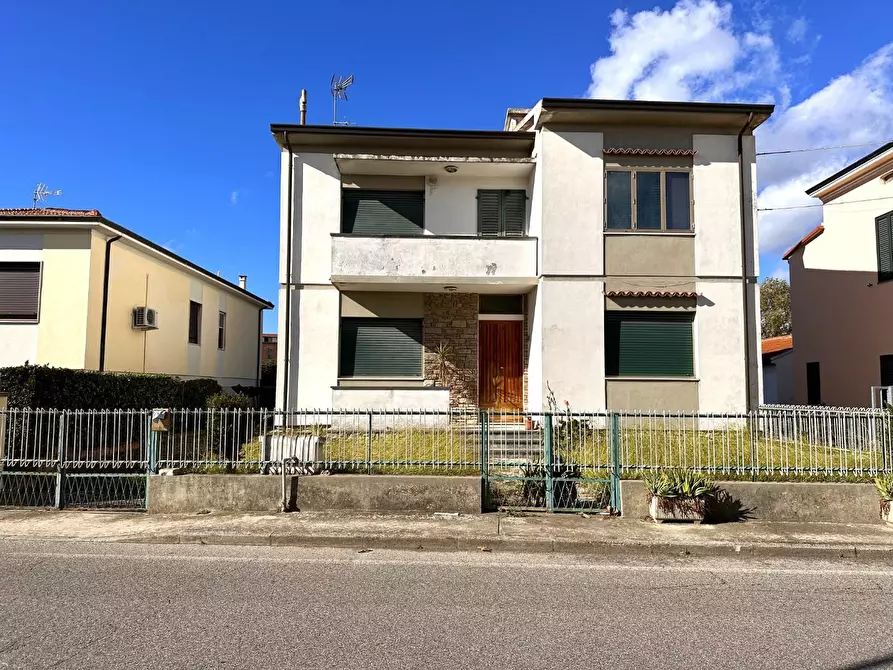 Casa indipendente in vendita a Cascina